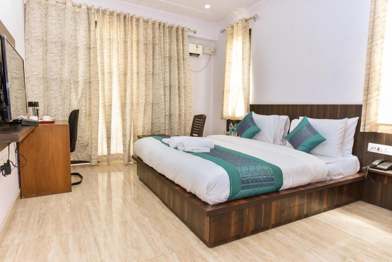 Rbm Residency Hotel Gurgaon Exterior foto